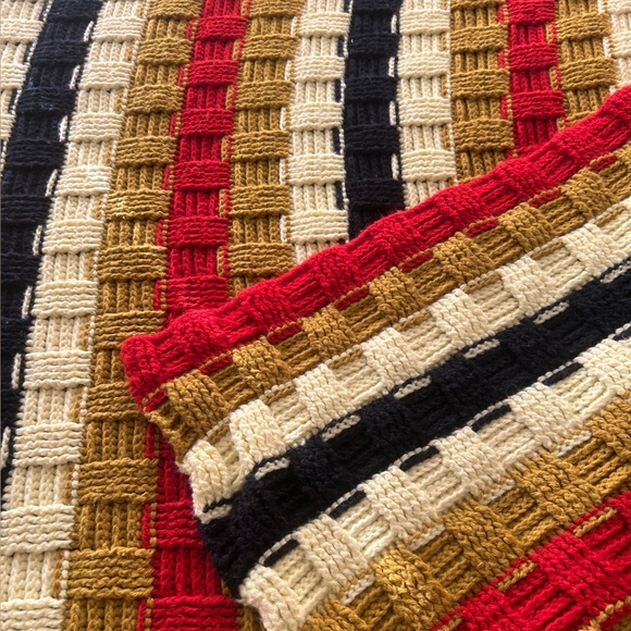 Vintage Basket Weave Granny Crochet Afghan Stripe Throw Blanket MCM
#1029249 - Picture 6 of 9